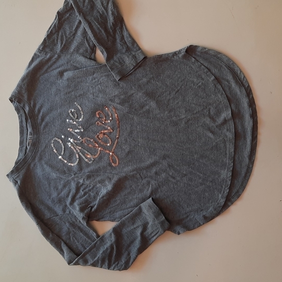 Crazy 8 medium 7 8 gray long sleeve sequin Give Love top - Picture 1 of 8